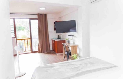 Aburi Apartamento | The Treehouse Studio apartments with a large rooftop terrace.