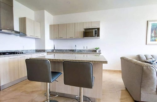 Ejidal Apartamento | Spacious 3BR PH w/Private Pool & Lux Amenities