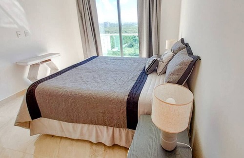 Ejidal Apartamento | Spacious 3BR PH w/Private Pool & Lux Amenities