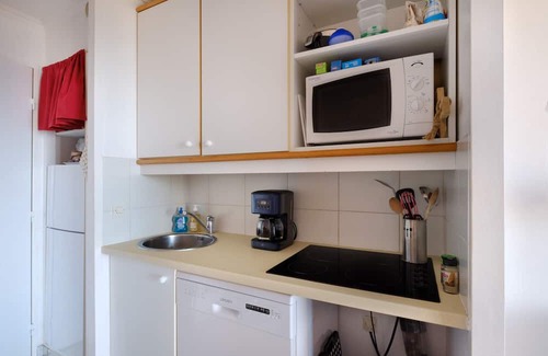 Le Dramont Apartamento | Apartment "Vue Île d'Or" with Sea View & Shared Pool