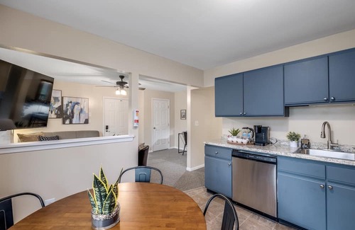 Ypsilanti Apartamento | Recently Remodeled and Sunlit Apartment Near EMU and UM