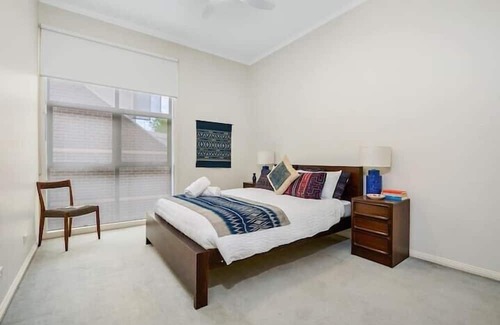 Footscray Apartamento | Funky Footscray Find: Your Epic Urban Playground!