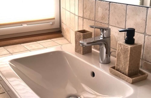 Neustadt-Haardt Apartamento | Urlaub Beim Winzer. Apartment Idig mit Balkon