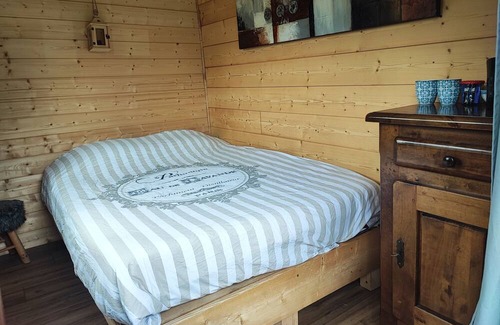 Dingy-Saint-Clair Cabina | Vrbo Property