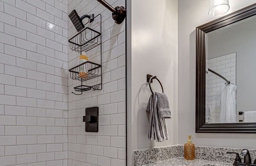 Nashville Apartamento | Studio with 2 Queen Beds 7 mins to DT!