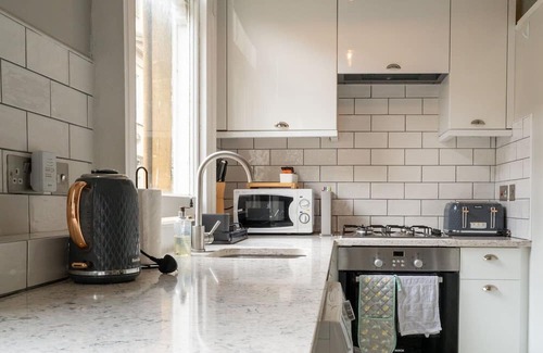 Bath Apartamento | WiFi | Near Major Attractions