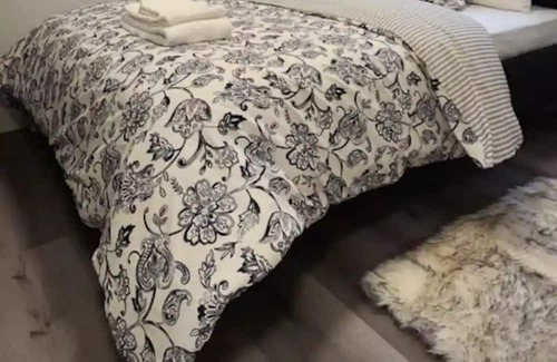 Northwest Calgary Condominio | Call It Home