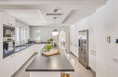 Penina Villa | Villa Valinhos - Three Bedroom Villa, Sleeps 10