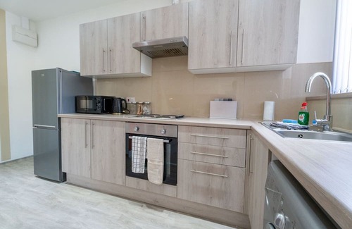 Newport Apartamento | Stylish and spacious 1Br apartment