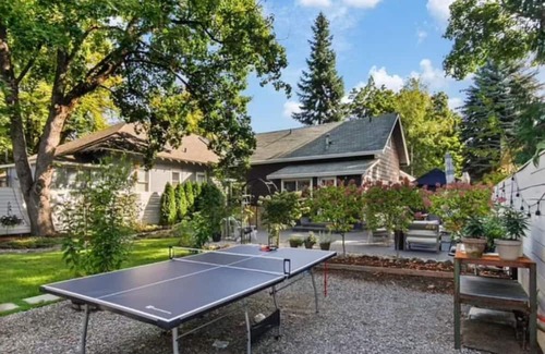 Coeur d'Alene Cabaña | Cozy cottage with historic charm steps from Lake Coeur d’Alene!