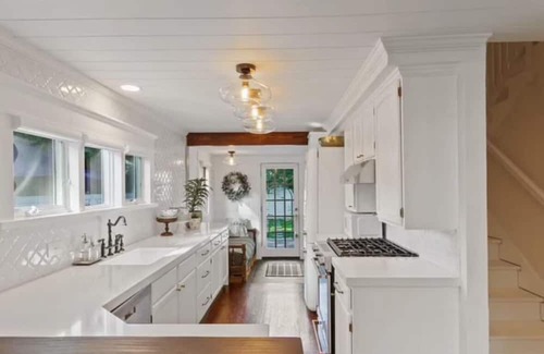 Coeur d'Alene Cabaña | Cozy cottage with historic charm steps from Lake Coeur d’Alene!
