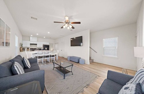 Galveston Casa | Big Blue|BeachBox| Near Everything!