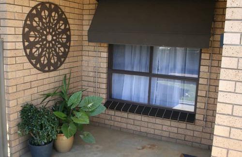 Wodonga Apartamento | Quiet and comfortable 2 bedroom apartment, 65 inch Smart TV