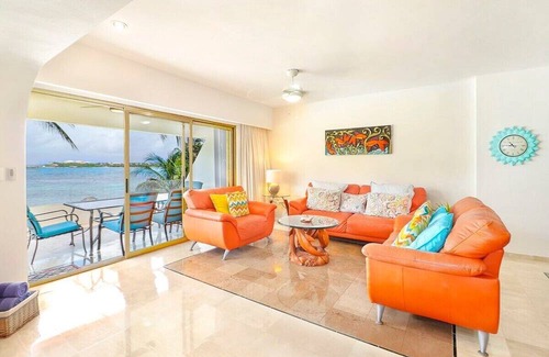Puerto Aventuras Apartamento | Beachfront Paradise 2 BR in Puerto Aventuras