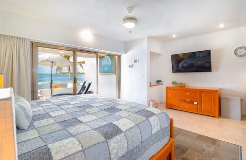 Puerto Aventuras Apartamento | Beachfront Paradise 2 BR in Puerto Aventuras