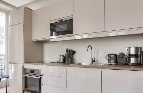 Strasbourg -Saint-Denis Apartamento | Urban Flat 60 - Sublime 3BDR Parisian Flat in Paris
