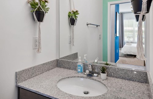 Avery Creek Apartamento | South Asheville Getaway 2 BDR Apt Gym Pool