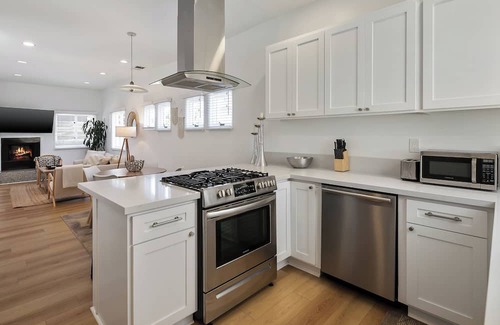 Clarkdale Apartamento | Exclusive 2BD 3BA with Balcony
