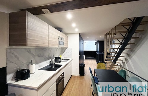 Quartier du Mail Apartamento | Urban Flat 31 - Charming Triplex in Paris