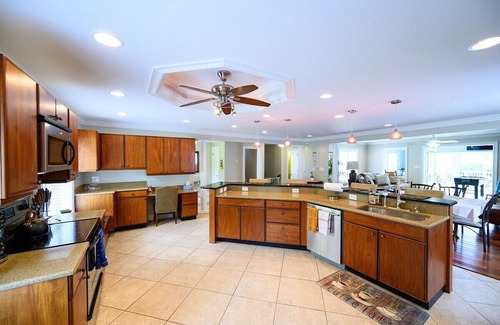Socastee Casa | Private Dock w/ Hot Tub + King suite {Tiki Time}