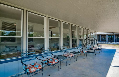 Granbury Casa | Waterfront Lake House with private boat launch and dock