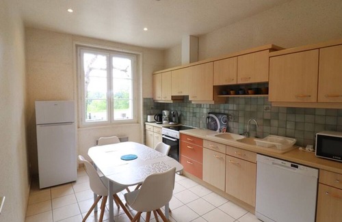 Saint-Etienne-Cantales Cabaña | Gite Saint-Étienne-Cantalès, 3 bedrooms, 6 persons