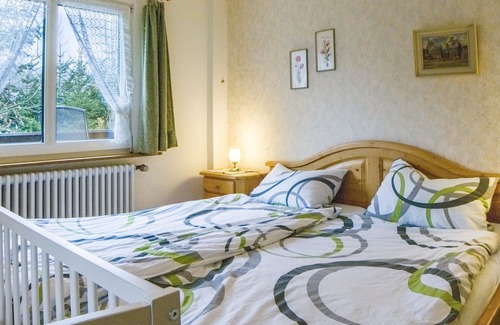 Hinterzarten Apartamento | Holiday Apartment 'Ferienwohnung Süd Gästehaus Lickert' with Mountain View, Terrace & Wi-Fi