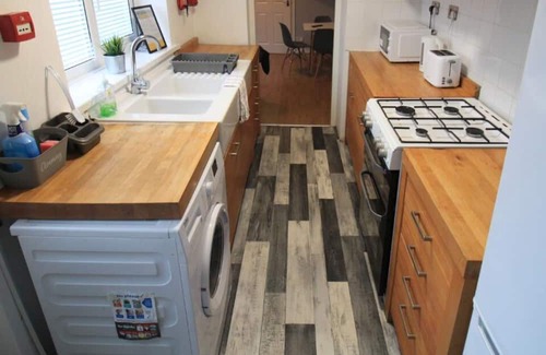 Gateshead Apartamento | Cosy 3 bedroom apt free parking central location