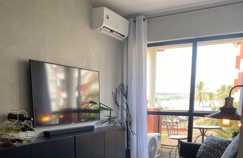 Smin Apartamento | Luxuoso Flat em Resort com Vista Incrível Para o Lago