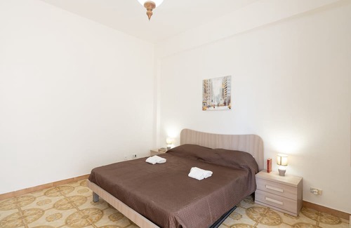 Partanna Apartamento | Holiday Apartment 'Casa Mazzini' with Balcony