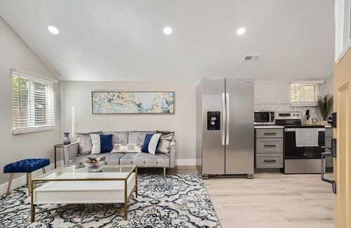 Kipling Casa | Updated Clean Retreat Next to Beautiful Creek and Trail