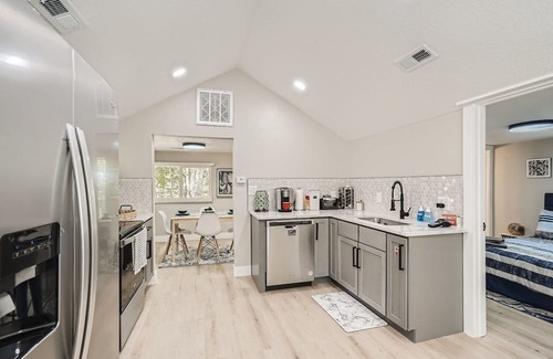 Kipling Casa | Updated Clean Retreat Next to Beautiful Creek and Trail