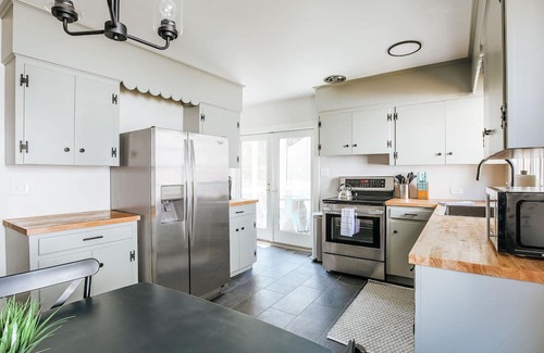 Lewis Mountain Casa | *NEW* Lewis Mtn Retreat: Walk to UVA & JPJ