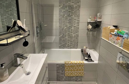 Shacklewell Apartamento | Snug 1BD Flat with Balcony - Stoke Newington