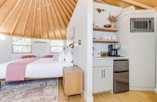Fredericksburg Casa | Luxury Stay by Wineries | Stargazing & Nature