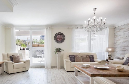 Centro de Sitges Apartamento | Sitges Centre Mediterranean Apartments-5 bed/4 bath/Jacuzzi-Sleeps up to 11