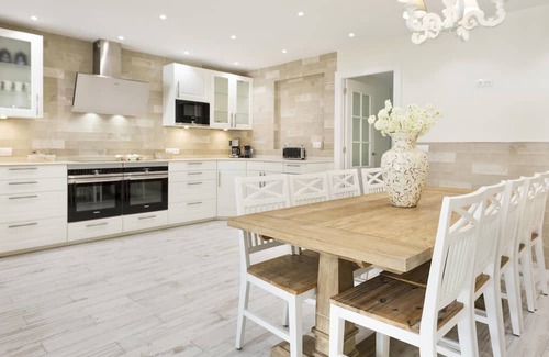Centro de Sitges Apartamento | Sitges Centre Mediterranean Apartments-5 bed/4 bath/Jacuzzi-Sleeps up to 11