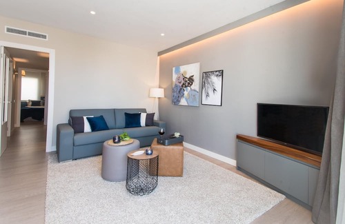 Sitges Apartamento | Sitges Spaces Seaside Beach Flat- 4 Bedroom/2Bathroom/Terrace- Sleeps up to 8