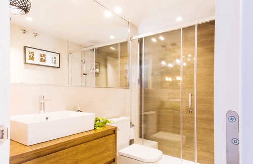 Sitges Apartamento | Sitges Spaces Seaside Beach Flat- 4 Bedroom/2Bathroom/Terrace- Sleeps up to 8