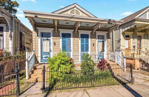 Faubourg Lafayette Casa | Relaxing Bohemian House w Heated Pool 5br|4ba