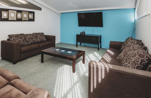 New Plymouth Casa | FOUR THE FAMILY - SLEEPS 10: 3 BR, 1 BA House in New Plymouth, Sleeps 10