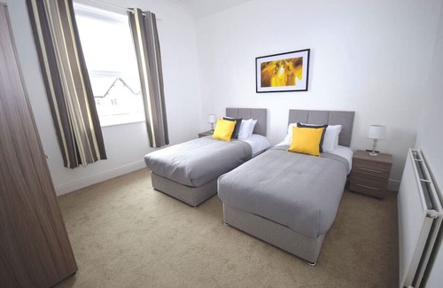 Lytham St. Anne's Casa | Lytham Place - Exceptionally spacious, central apartment in Lytham St Annes