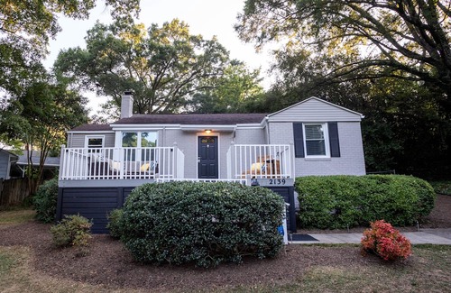 Plaza Midwood Casa | Beautiful bungalow near Uptown & Pets welcome! Sleeps 6!