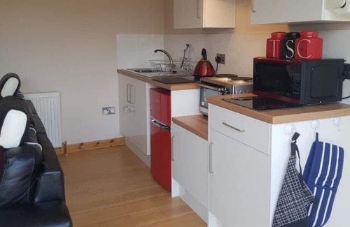 Montrose Casa | Ivy Cottage : golf, fishing, walks, beach nearby Show calendar