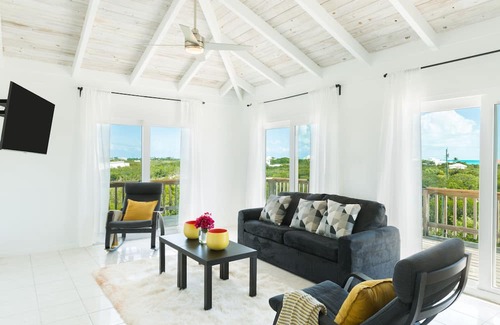 Long Bay Hills Casa | Villa DelEvan 4F - 12 min. walk from the pristine Long Bay Beach,
