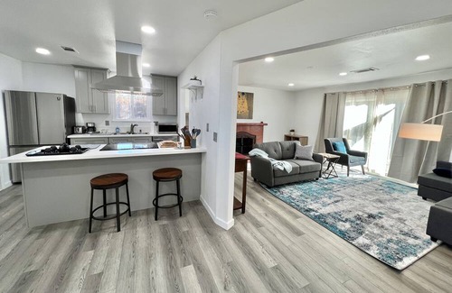 Thousand Oaks Condominio | Mountain View Home 4B3B Unit Private Entrance