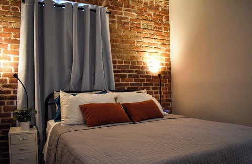 Whittier Casa | Denver’s Ultimate Getaway! Cozy one bed with big yard! Pet friendly!