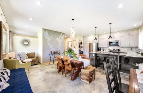 Sebastopol Otro | The Bask House: Farm Fresh Eggs, Local Java Too, Sunset Spa Awaits All For YOU!
