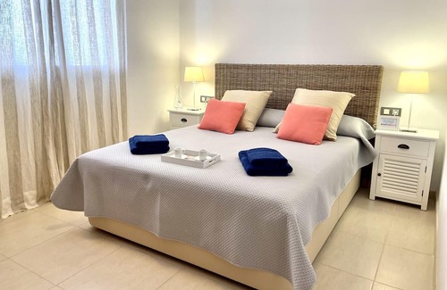 Miami Platja Apartamento | APARTBEACH - PANORAMIC WITH BEACH AND POOL VIEWS
