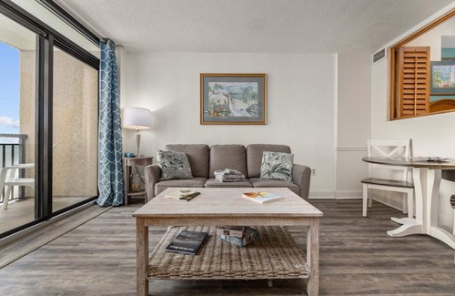 Windy Hill Condominio | Oceanfront @ Beach Cove-Pools, Hot Tub, Elevatrors